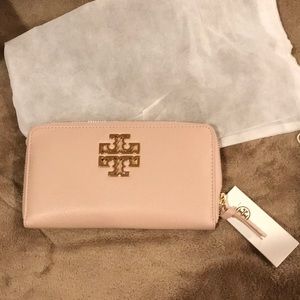 Tory Burch wallet NWT $90